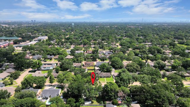 6015 Mcknight Street, Houston, TX 77035