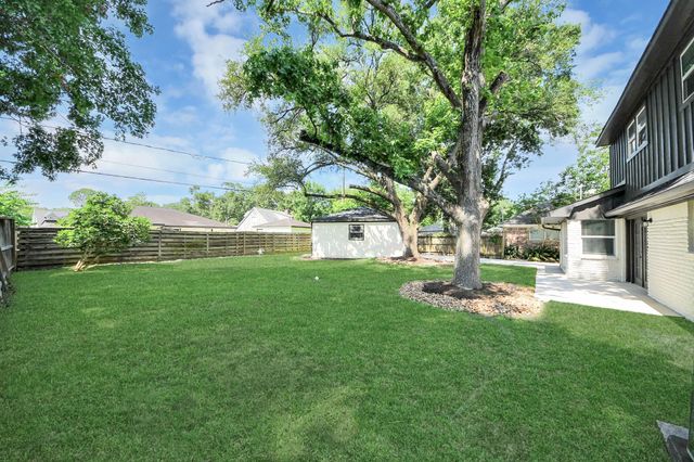 6015 Mcknight Street, Houston, TX 77035