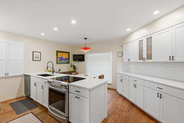102 S Bonnie Brae, Wichita, KS 67207