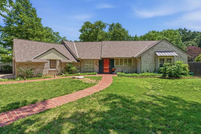 102 S Bonnie Brae, Wichita, KS 67207
