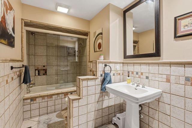 102 S Bonnie Brae, Wichita, KS 67207