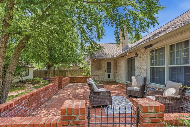 102 S Bonnie Brae, Wichita, KS 67207