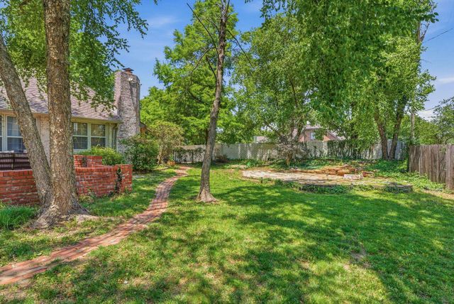 102 S Bonnie Brae, Wichita, KS 67207