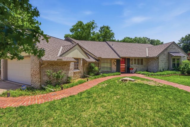 102 S Bonnie Brae, Wichita, KS 67207