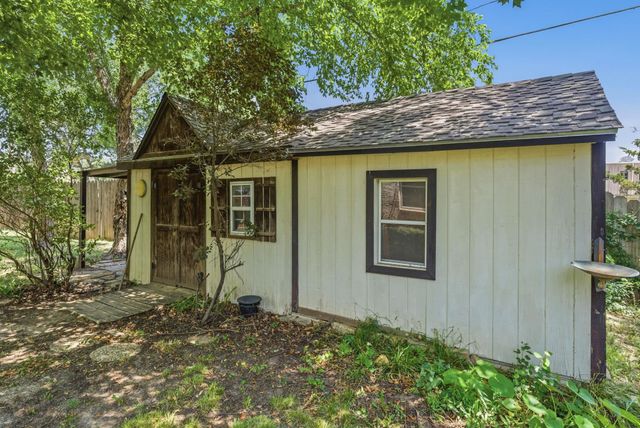 102 S Bonnie Brae, Wichita, KS 67207
