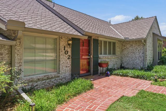102 S Bonnie Brae, Wichita, KS 67207