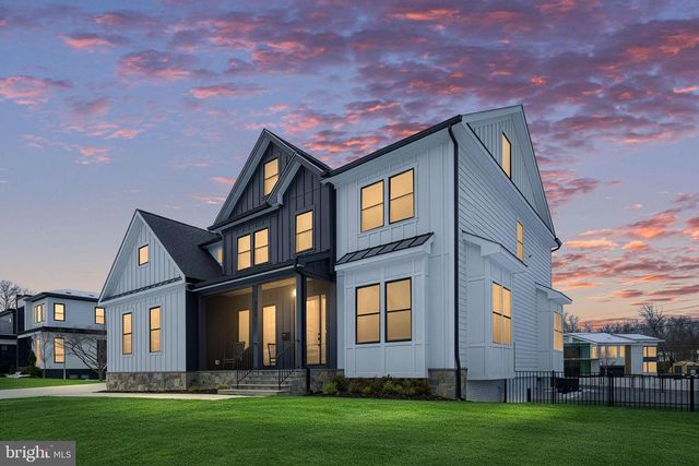 516 VALLEY DR SE, Vienna, VA 22180