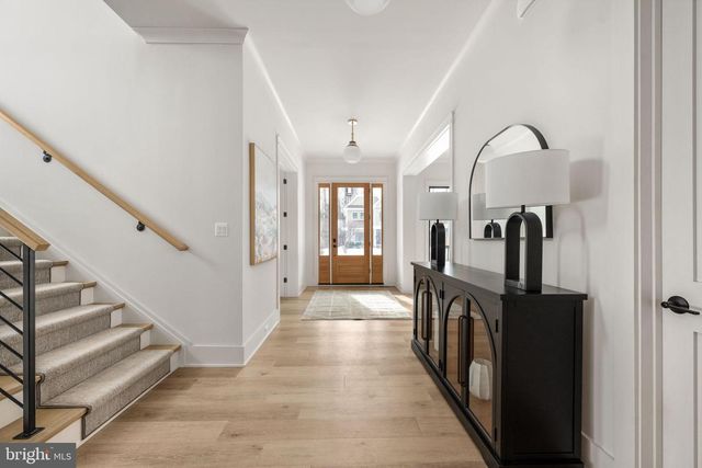 516 VALLEY DR SE, Vienna, VA 22180