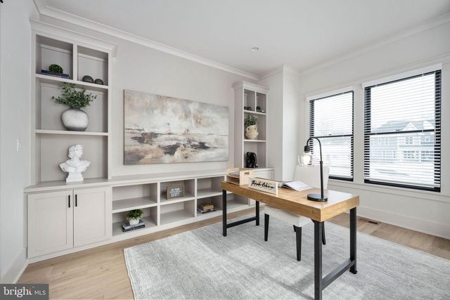 516 VALLEY DR SE, Vienna, VA 22180