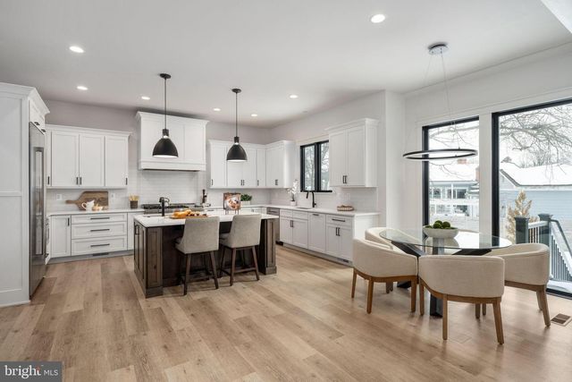 516 VALLEY DR SE, Vienna, VA 22180