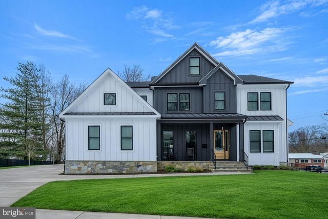 516 VALLEY DR SE, Vienna, VA 22180