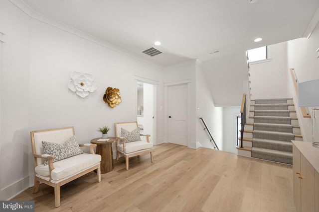 516 VALLEY DR SE, Vienna, VA 22180