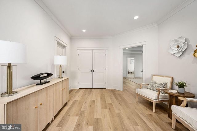 516 VALLEY DR SE, Vienna, VA 22180