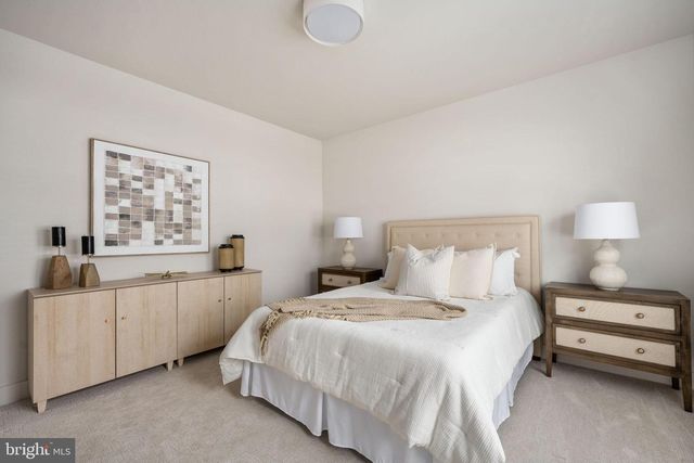 516 VALLEY DR SE, Vienna, VA 22180