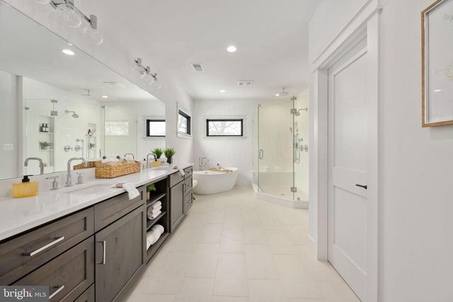 516 VALLEY DR SE, Vienna, VA 22180