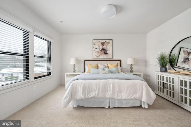 516 VALLEY DR SE, Vienna, VA 22180