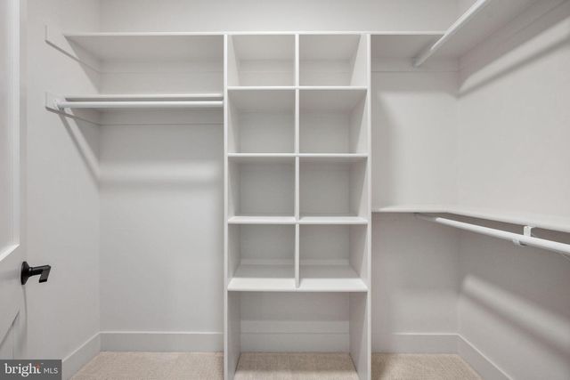 516 VALLEY DR SE, Vienna, VA 22180