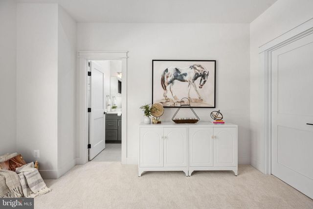 516 VALLEY DR SE, Vienna, VA 22180