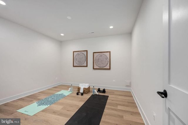 516 VALLEY DR SE, Vienna, VA 22180