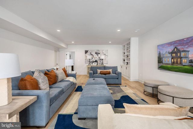 516 VALLEY DR SE, Vienna, VA 22180