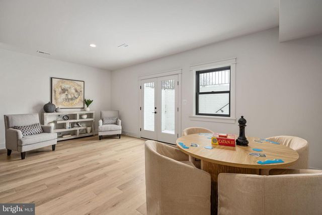 516 VALLEY DR SE, Vienna, VA 22180