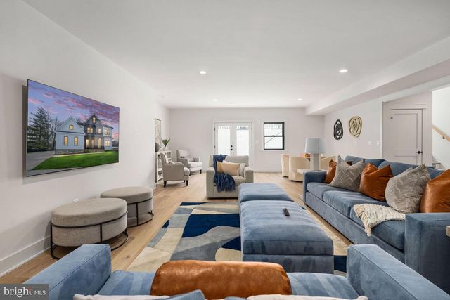 516 VALLEY DR SE, Vienna, VA 22180