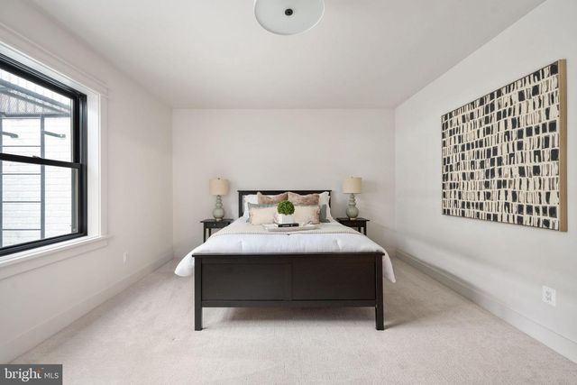 516 VALLEY DR SE, Vienna, VA 22180