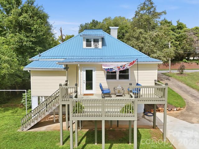 107 Burkemont Avenue, Morganton, NC 28655
