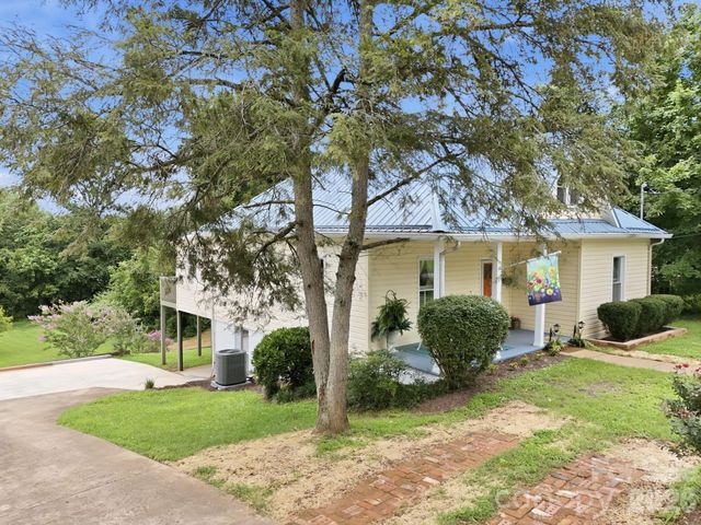 107 Burkemont Avenue, Morganton, NC 28655