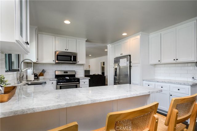 10122 Groveside Avenue, Whittier, CA 90603