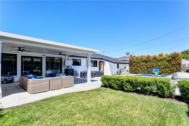 10122 Groveside Avenue, Whittier, CA 90603