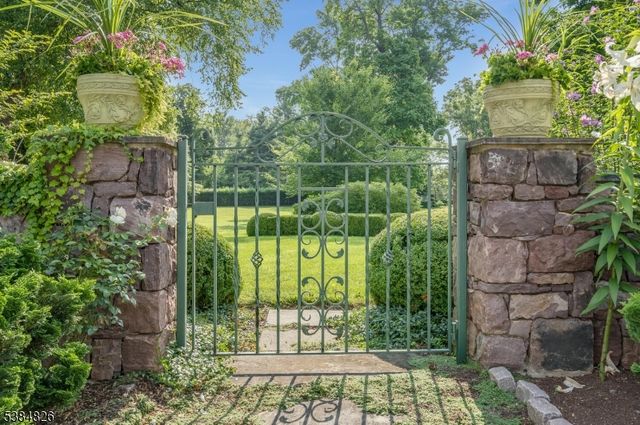 312 Hamden Rd, Franklin Twp., NJ 08801