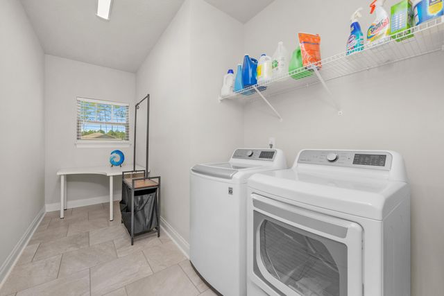 2518 Lovewood Drive, Navarre, FL 32566