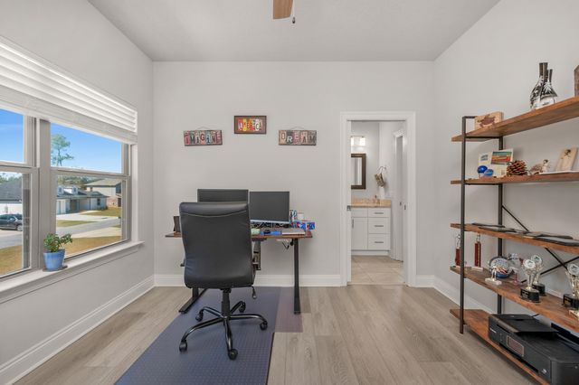 2518 Lovewood Drive, Navarre, FL 32566