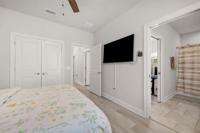 2518 Lovewood Drive, Navarre, FL 32566