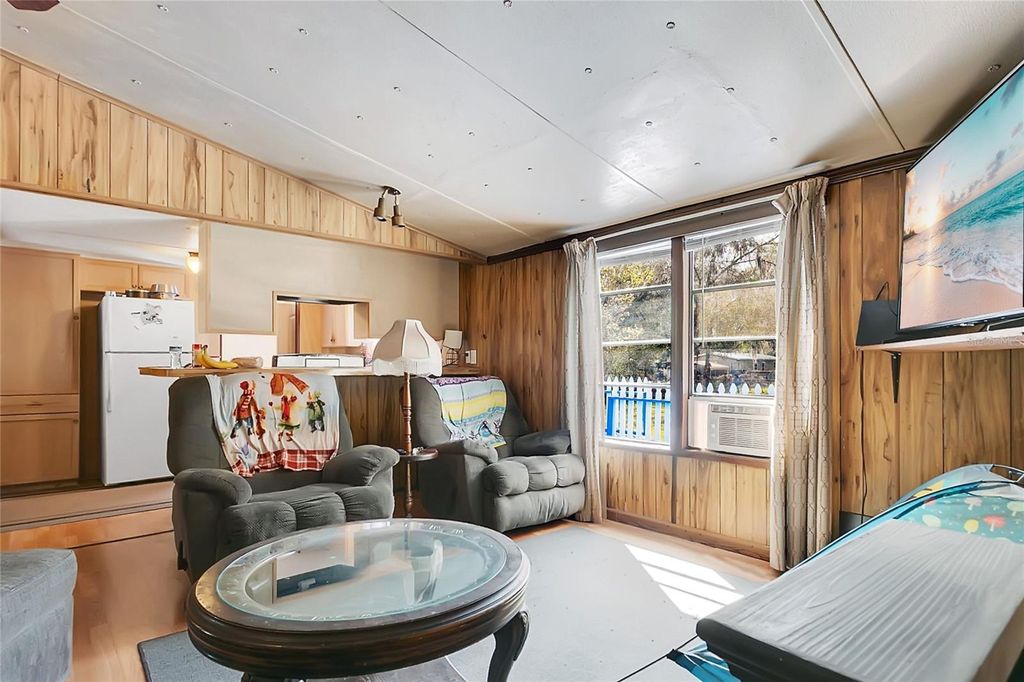 Image 5 of property listing at 1732 N 6TH STREET, Orlando, FL 32820