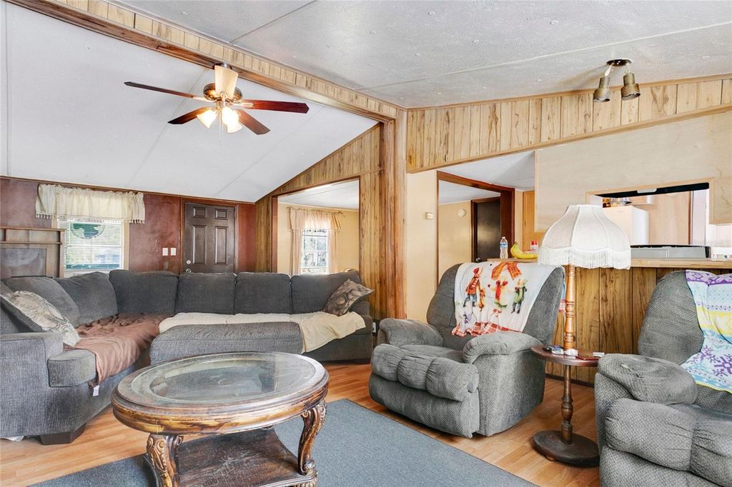 Image 6 of property listing at 1732 N 6TH STREET, Orlando, FL 32820