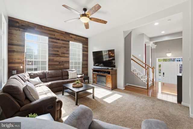 13722 ABBEY MANOR LN, Gainesville, VA 20155