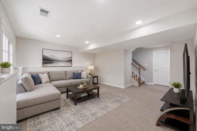 13722 ABBEY MANOR LN, Gainesville, VA 20155