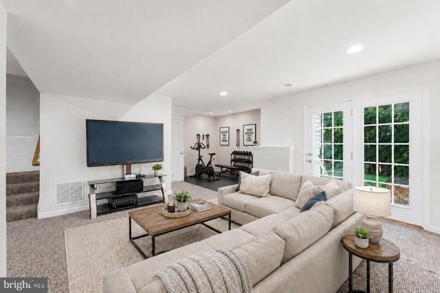 13722 ABBEY MANOR LN, Gainesville, VA 20155