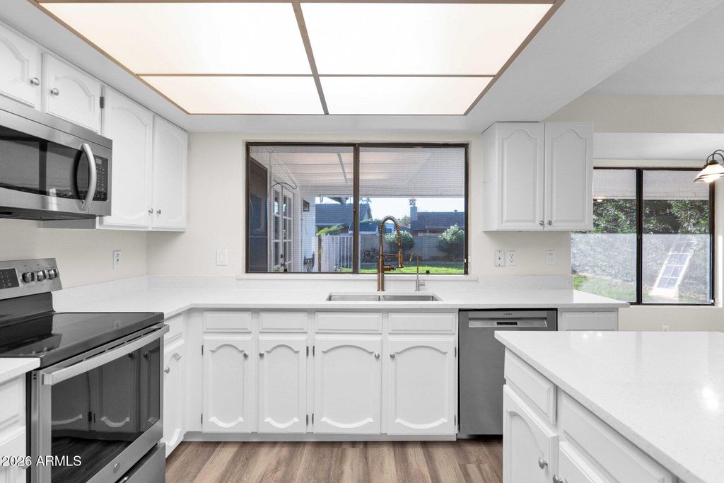 Image 10 of property listing at 603 W STRAFORD Drive, Chandler, AZ 85225