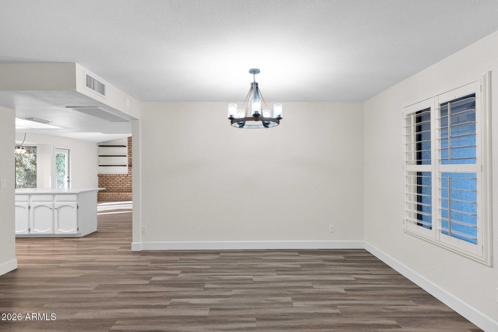 Image 7 of property listing at 603 W STRAFORD Drive, Chandler, AZ 85225