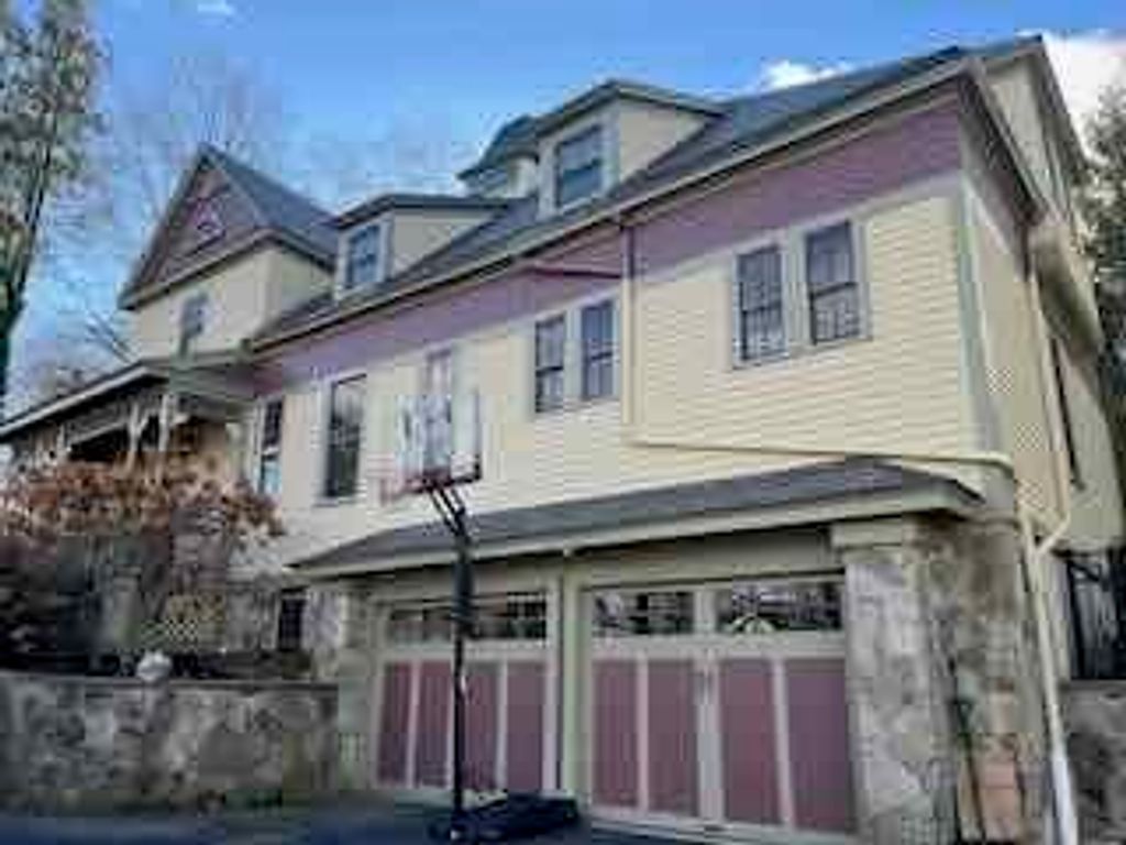 31 Ripley Street 31, Newton, MA 02459