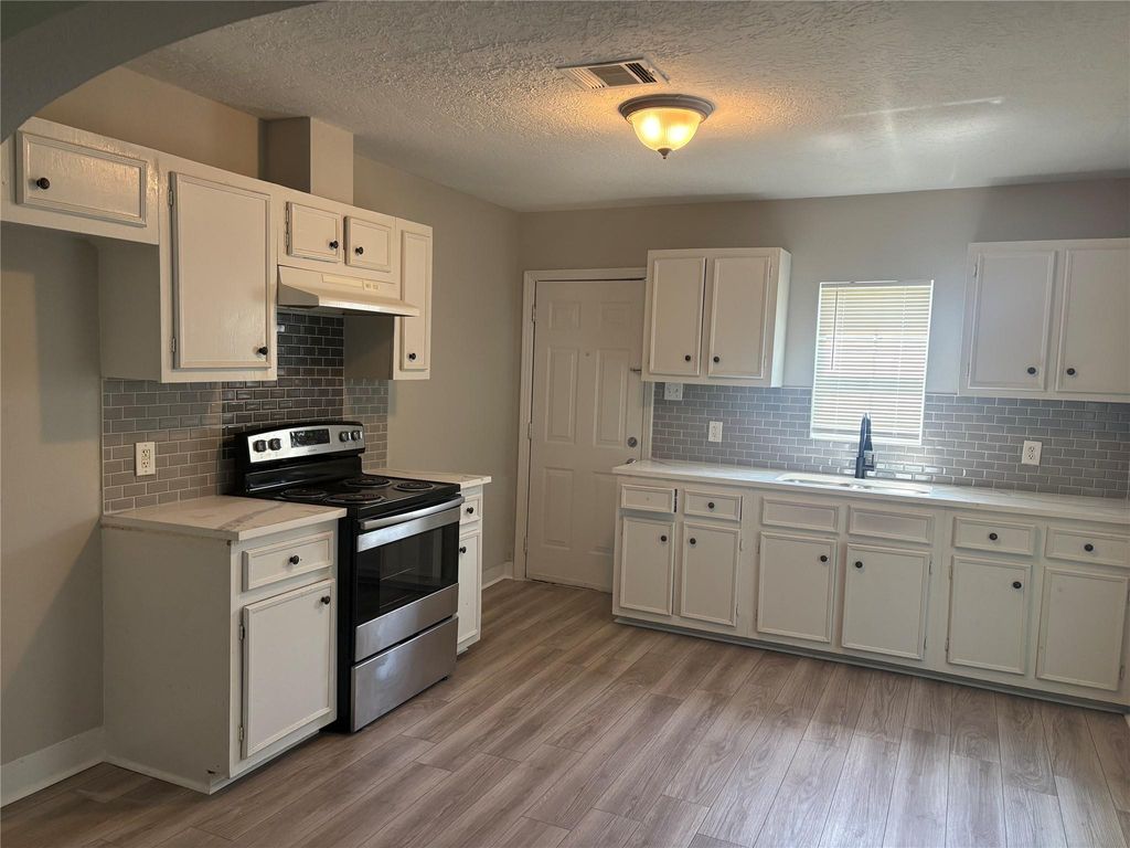 604 A Randall Street, Pasadena, TX 77506