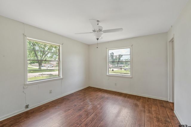 559 Elm St, Frankston, TX 75763