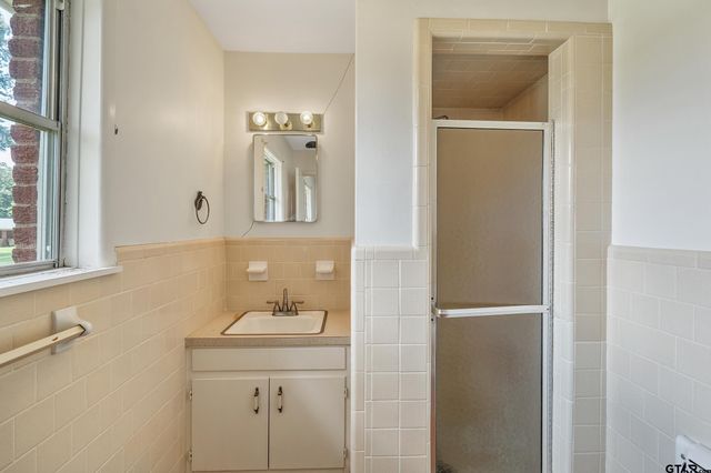 559 Elm St, Frankston, TX 75763