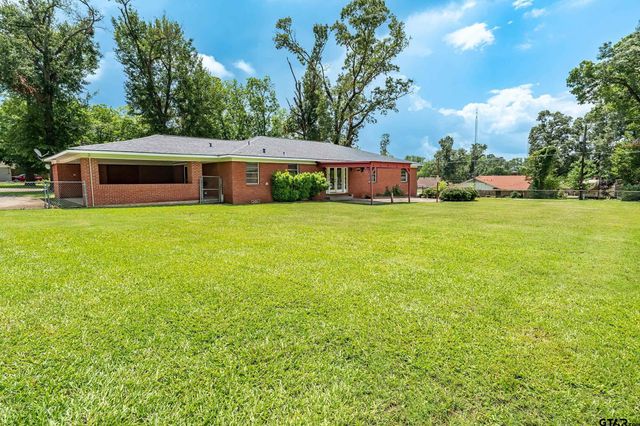 559 Elm St, Frankston, TX 75763