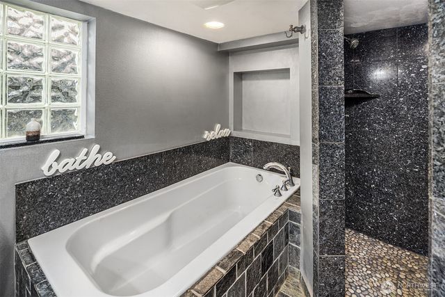 2614 E Pike, Seattle, WA 98122