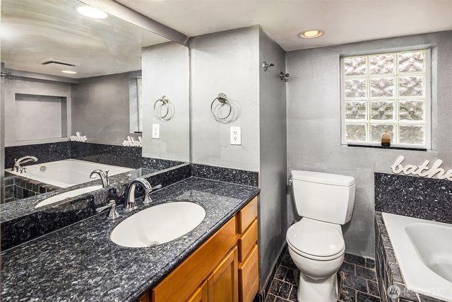 2614 E Pike, Seattle, WA 98122