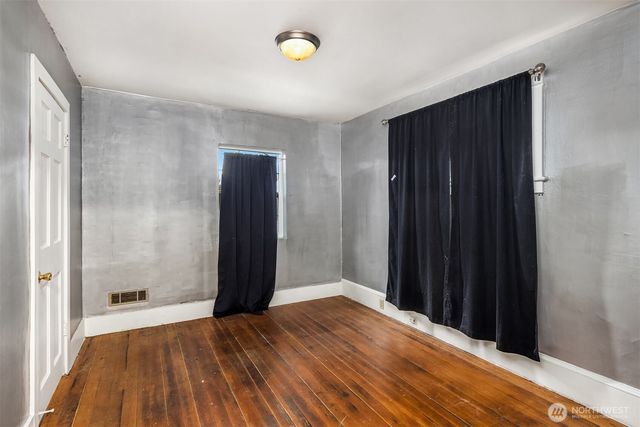 2614 E Pike, Seattle, WA 98122